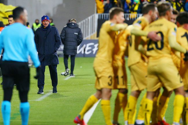 女孩与恩师的关系